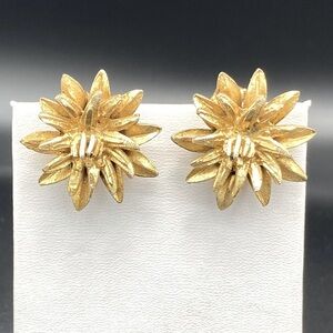 B S K Gold Starburst Earrings vintage Cameo clasp